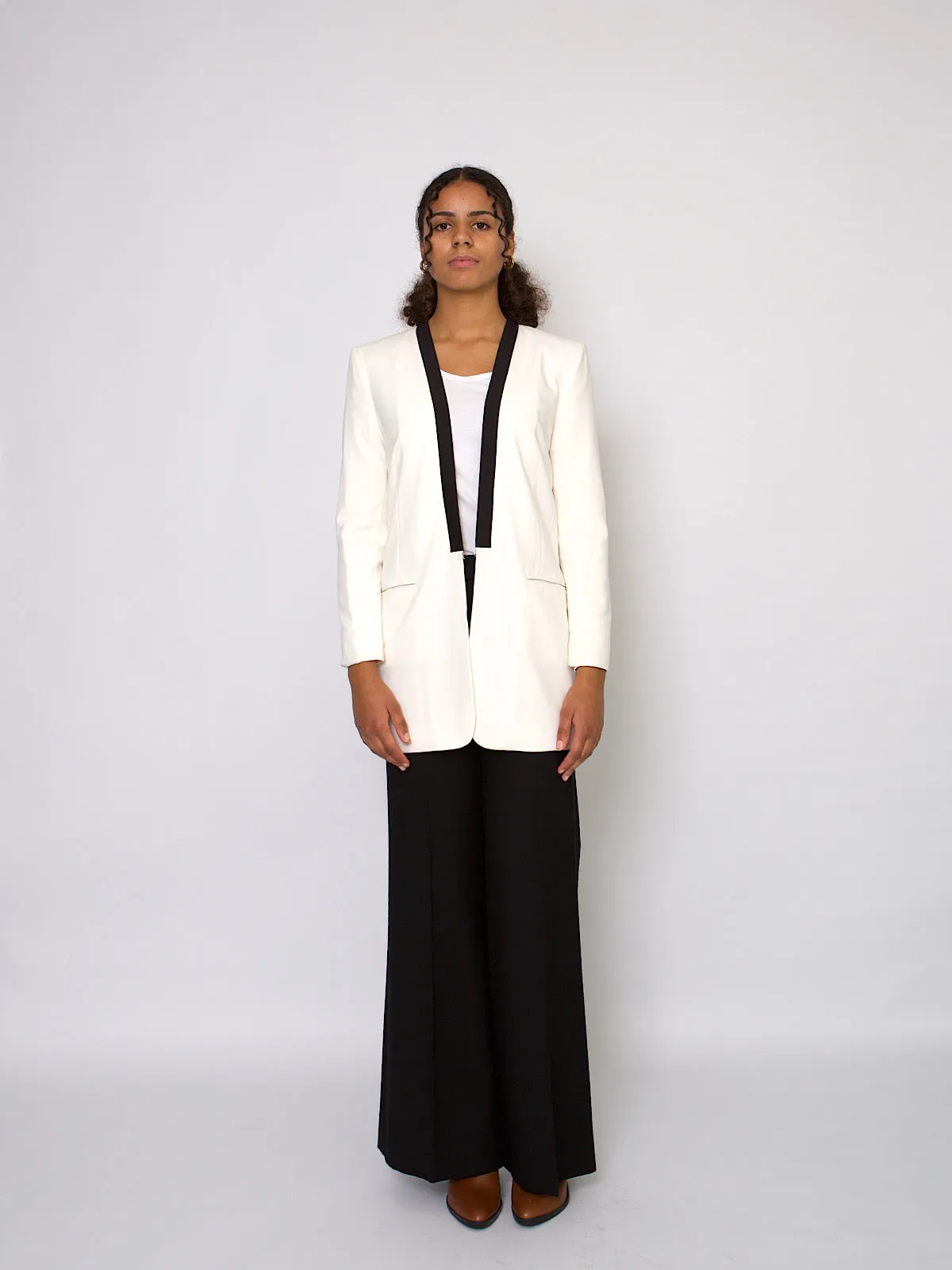 90s vintage smart black & white blazer by BCBG Maxazria