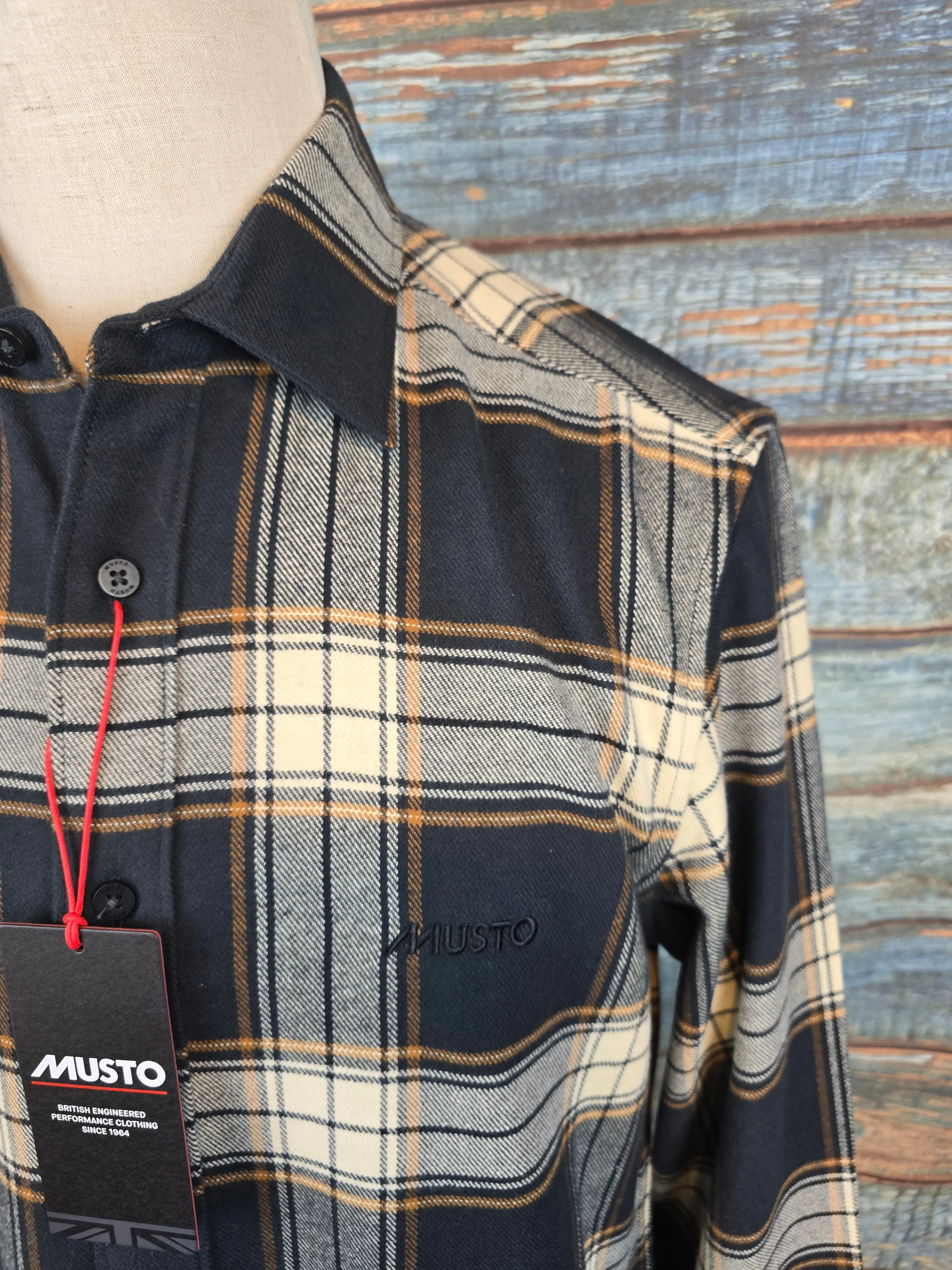 MUSTO MEN'S LONG-SLEEVE PLAID SHIRTS