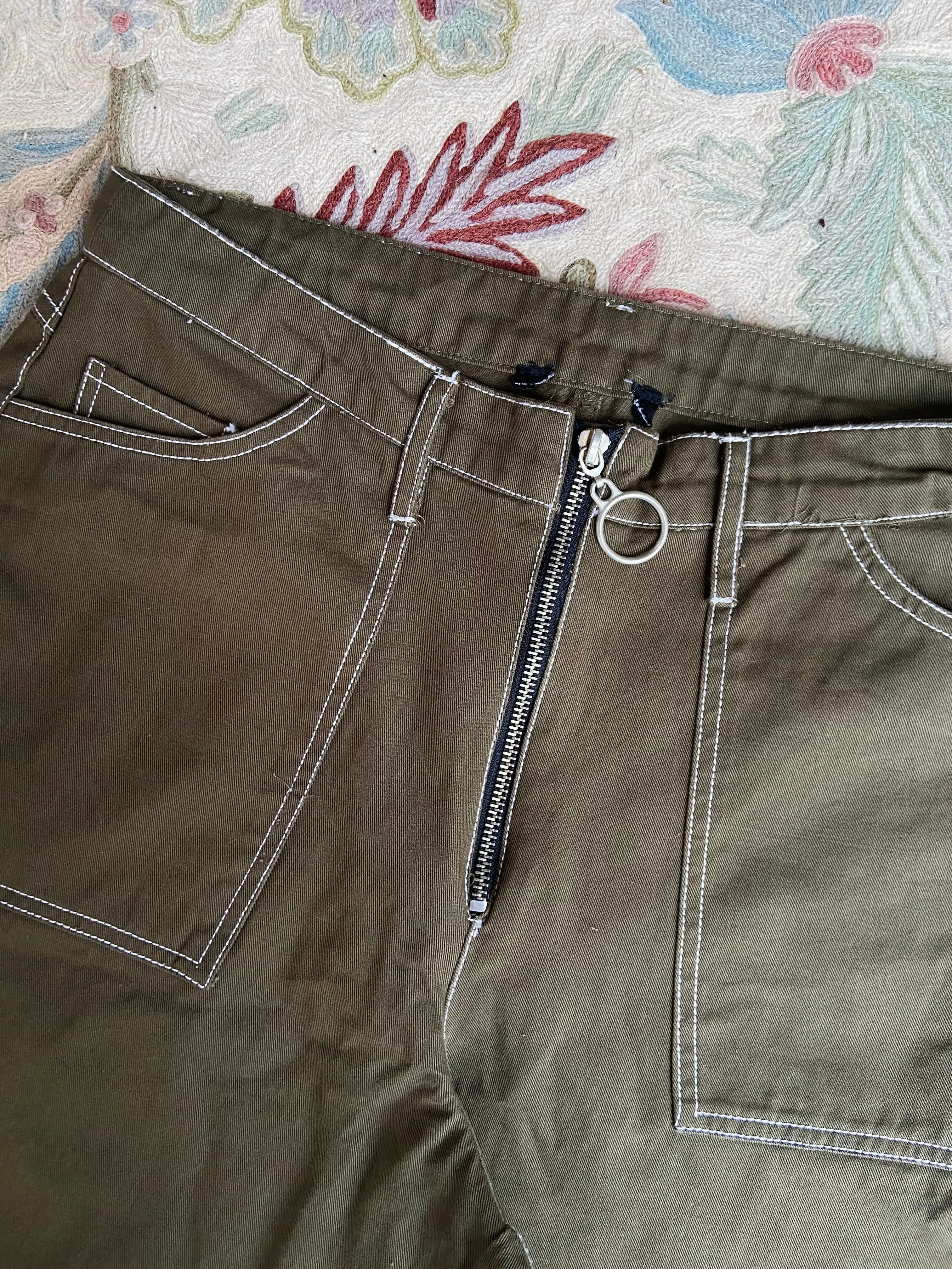 VINTAGE Khaki 00’s High Waisted Wode Leg Cropped Trousers - S