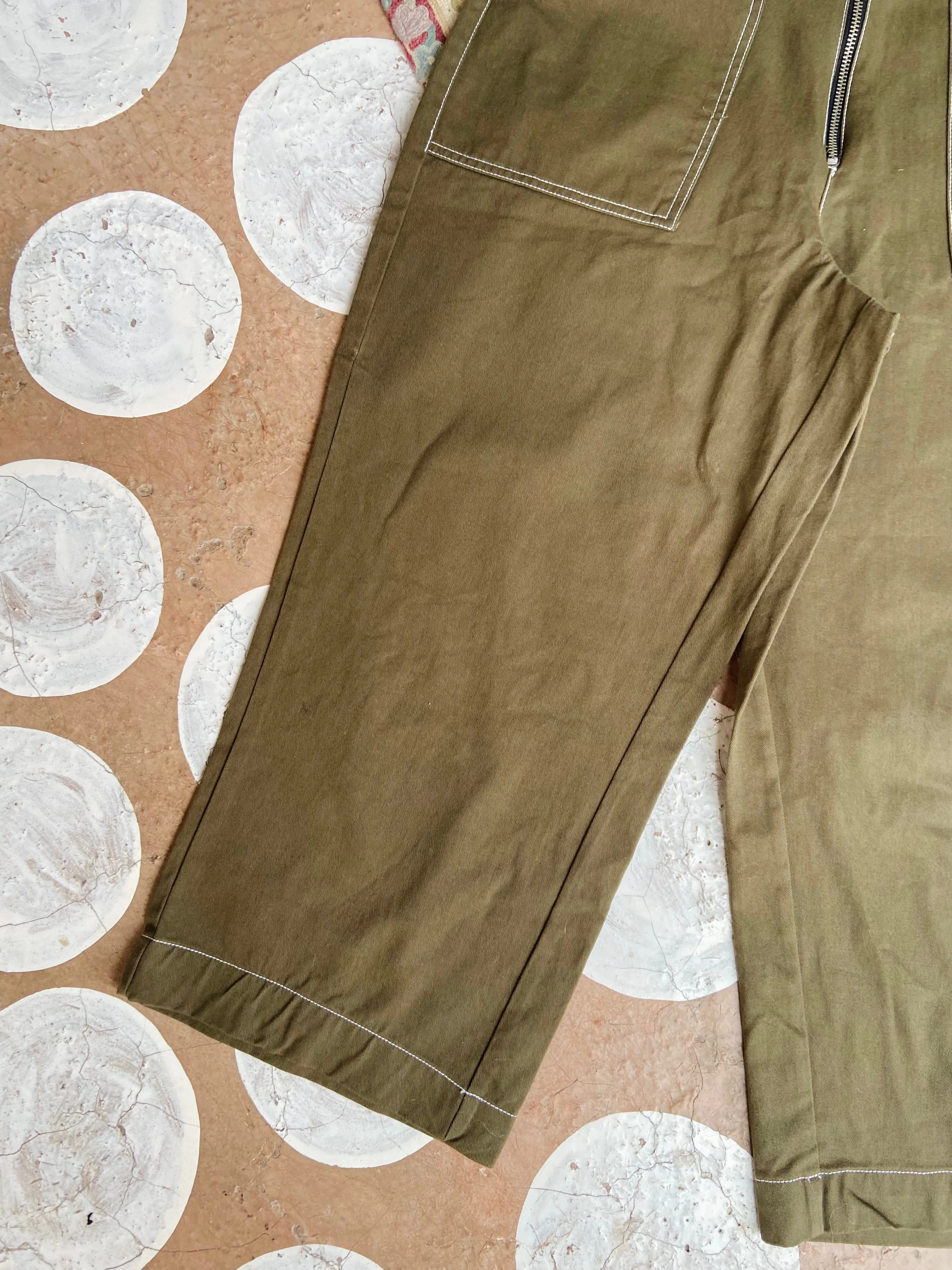 VINTAGE Khaki 00’s High Waisted Wode Leg Cropped Trousers - S