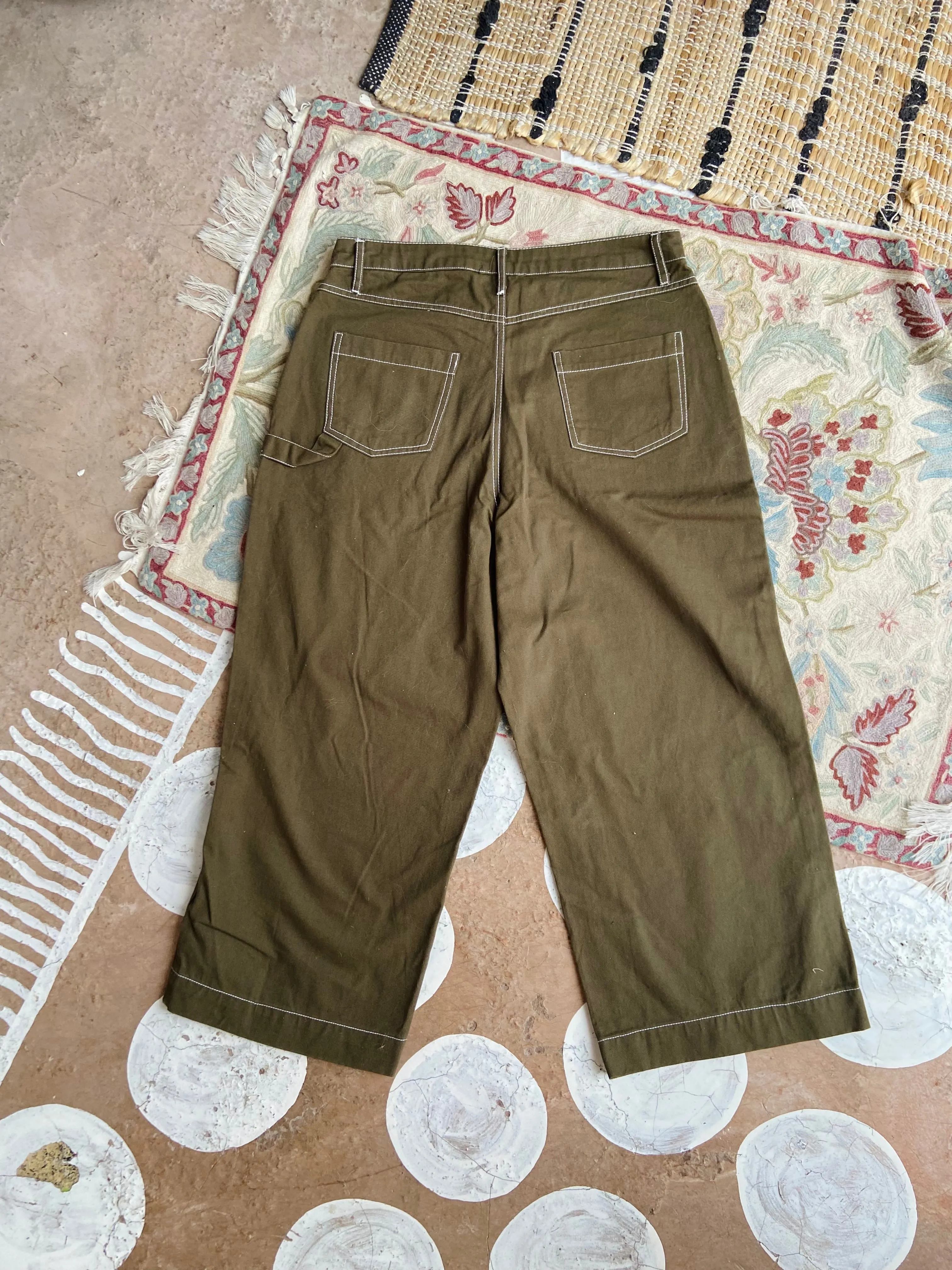 VINTAGE Khaki 00’s High Waisted Wode Leg Cropped Trousers - S