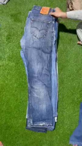 Vintage Levis Relaxed Fit Jeans for Men